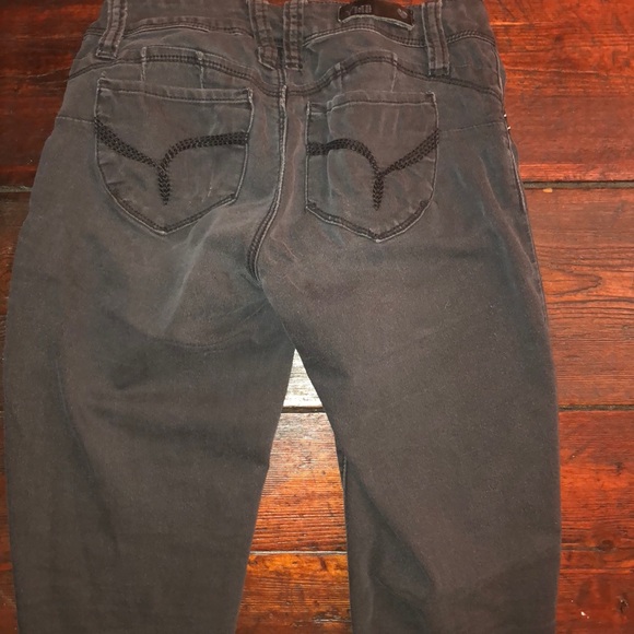 They don’t fit anymore - Picture 2 of 2